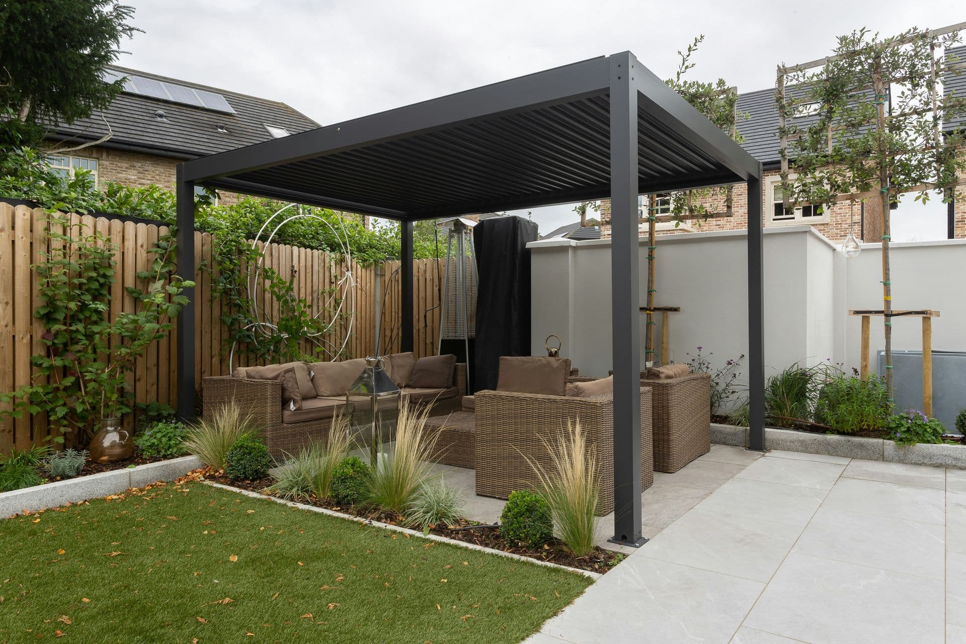 Pergola bioclimatique moderne